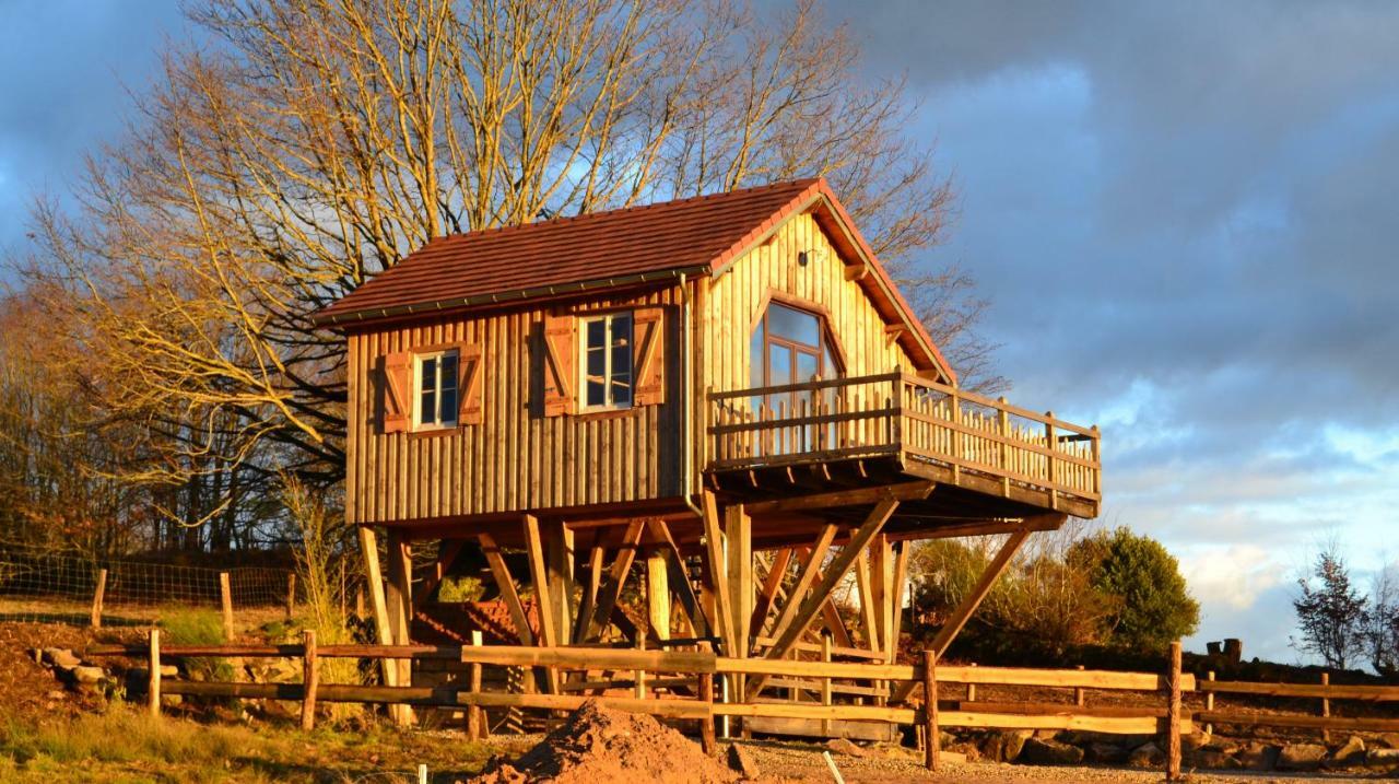 Les Cabanes Des Fontaines Saint-Sernin-du-Bois Exterior photo
